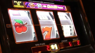 Old fashioned slot game with classic theme